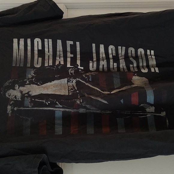 MICHAEL JACKSON T SHIRT. Medium. * note small tear picture not noticed when worn - Picture 1 of 4